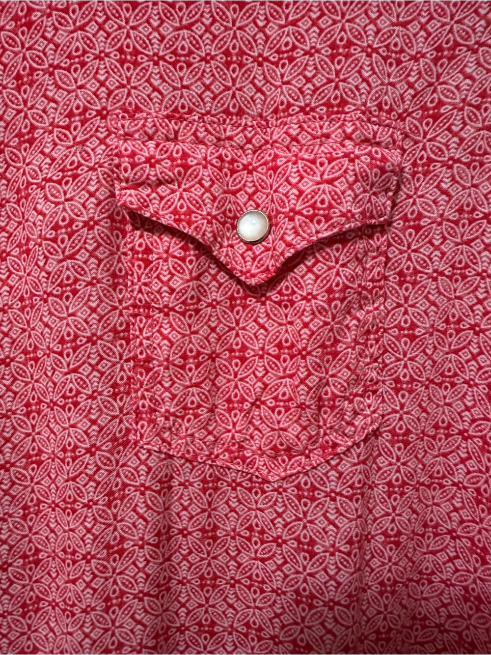 Wrangler Wrancher Sleeveless Pearl Snap Button Down Top Pink/Red Floral Print - Picture 5 of 5
